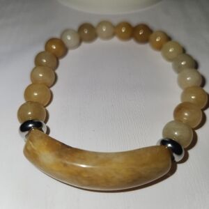 Chic Beaded Bracelet with Curved Topaz Accent Piece